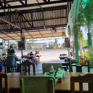 แม่อิ่ม ก๋วยเตี๋ยวเนื้อตุ๋นหมูตุ๋น -