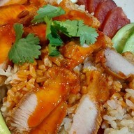 หมูแดง-กรอบ อร่อยไม่ซ้ำจำสูตรไม่ได้ 2