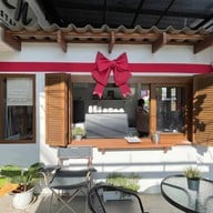 T-TEN Cafe & Restaurant