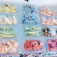 ผลไม้ปอกพร้อมทาน บ้านลูกหมี