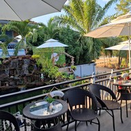 บึงมอคาเฟ่ แอนด์ เรสเตอรองท์ -