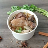 ก๋วยเตี๋ยวเป็ดสาย ๓ สูตรเด็ด 35 ปี  ซุปไม่เค็ม ซดได้หมดถ้วย ร.พ.จุฬาภรณ์ 100 เตียง