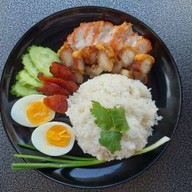 หมูแดง-กรอบ อร่อยไม่ซ้ำจำสูตรไม่ได้ 2