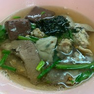 ต้มเลือดหมูนายเส่ย