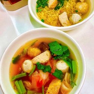 เมนูของร้าน จอมยุทธ ลูกชิ้นปลาเยาวราช