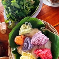 บุญมีขนมจีน