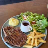 NO.5 CAFE Suphanburi -