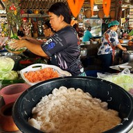 บุญมีขนมจีน