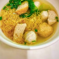 เมนูของร้าน จอมยุทธ ลูกชิ้นปลาเยาวราช