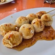 เมนูของร้าน ก๋วยเตี๋ยวต้มยำ ฅนละโว้