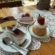 เมนูของร้าน ต้นไม้และใบผัก อัมพวา, สมุทรสงคราม