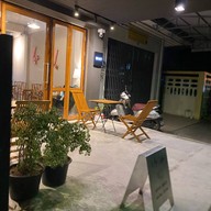 WHY COFFEE CAFE' WHY COFFEE CAFE'