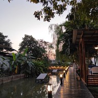 มายาวี ซีฟู้ด - อาหารไทย จีน ส้มตำ ยำแซ่บ กุ้ง หอย ปลาหมึก ปู ปลาเป็นๆ