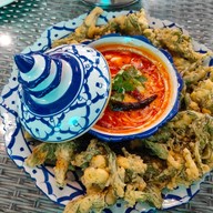 มายาวี ซีฟู้ด - อาหารไทย จีน ส้มตำ ยำแซ่บ กุ้ง หอย ปลาหมึก ปู ปลาเป็นๆ