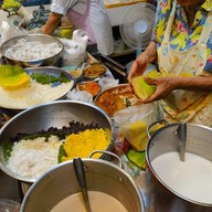 ข้าวเหนียวสังขยา by Patjira ตลาดล่างซอย 4