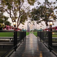 มายาวี ซีฟู้ด - อาหารไทย จีน ส้มตำ ยำแซ่บ กุ้ง หอย ปลาหมึก ปู ปลาเป็นๆ