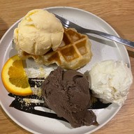 WHY COFFEE CAFE' WHY COFFEE CAFE'