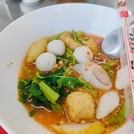 เมนูของร้าน เหล่าเฮงลูกชิ้นปลา ถนนพุทธมณฑลสาย3