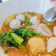 เมนูของร้าน เหล่าเฮงลูกชิ้นปลา ถนนพุทธมณฑลสาย3