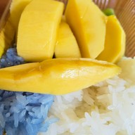 ข้าวเหนียวสังขยา by Patjira ตลาดล่างซอย 4