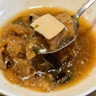 เมนูของร้าน กะเพาะปลาน้ำแดงเป่าฮื้อ เจ้มาลีเจ้าเก่า