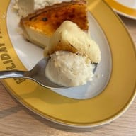 HOLIDAY PASTRY (ฮอลิเดย์ พาสทรี) Flagship Store