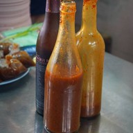 ข้าวหมูแดงนายโอวนครสนุก สี่แยกวรจักร ไม่มีสาขา