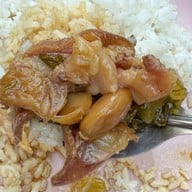 ข้าวขาหมูมันอยู่ในกระทะ เฮียเพ้งตรอกโรงหมู ซอยสุกร