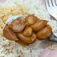 เมนูของร้าน ข้าวขาหมูมันอยู่ในกระทะ เฮียเพ้งตรอกโรงหมู ซอยสุกร