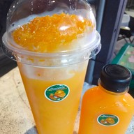 น้ำส้มคั้นแท้  ผลไม้ปั่นเเละเย็น สาขา1