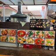 ข้าวมันไก่สิงคโปร์นายปุ๊ย สาขา3 ตลาดสิริทรัพย์ รังสิตคลอง1