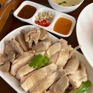 ข้าวมันไก่สิงคโปร์นายปุ๊ย สาขา3 ตลาดสิริทรัพย์ รังสิตคลอง1