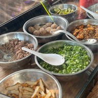 ก๋วยเตี๋ยวหมูบ้านบึงสาขาท่าวังตาล สาขาท่าวังตาล