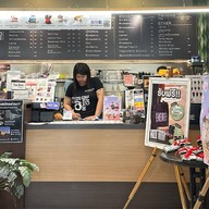 BEYOND CAFE (บียอนด์ คาเฟ่ กาแฟ เค้ก) สาขาสนามกีฬาเวสสุวรรณ