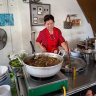 ก๋วยเตี๋ยวป้าสร้อย