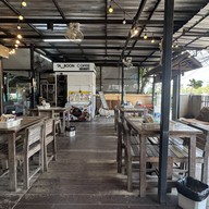 บรรยากาศ ข้าวเงี้ยวตาบุญ -