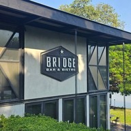หน้าร้าน The Bridge Bar & Bistro