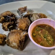 ข้าวต้มเจ๊สวย หรือ ข้าวต้ม 100 ปี พลับพลาไชย