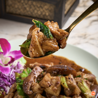 หนึ่งสำรับ อาหารไทยฟิวชัน ดิ นครา คลอง 3