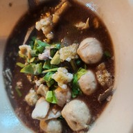 เมนูของร้าน ก๋วยเตี๋ยวรสมือเชฟ บ้านดู่