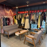 BROTHERS & SISTER CAFE -