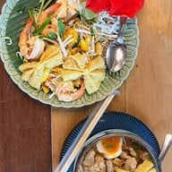 ชบาคาเฟ่ Chaba Chabai Cafe ลำลูกกา