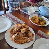 ร้านอาหารซันเซต ท่าแขก Sunset Restaurant (ຮ້ານອາຫານ ຊັນເຊັດ ທ່າແຂກ)