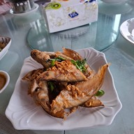 ร้านอาหารซันเซต ท่าแขก Sunset Restaurant (ຮ້ານອາຫານ ຊັນເຊັດ ທ່າແຂກ)