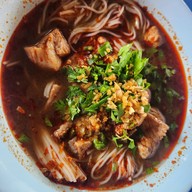 เมนูของร้าน น้ำเงี้ยวหม้อดินป้าอี๊ด หนองบัว