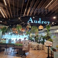 Audrey Cafe เซ็นทรัลพลาซ่า ลาดพร้าว ชั้น 4