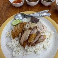 ข้าวมันไก่เจ้อ้วน เขตสายไหม