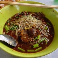 เมนูของร้าน ก๋วยเตี๋ยวเรืออยุธยาเจ๊จุ๋ม สาขา บางขุนนนท์