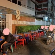บรรยากาศ หมูปลาร้า หมูต่ำ ราชดำเนิน (เจ้าต้นตำรับ)