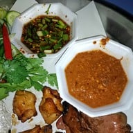 เมนูของร้าน หมูปลาร้า หมูต่ำ ราชดำเนิน (เจ้าต้นตำรับ)